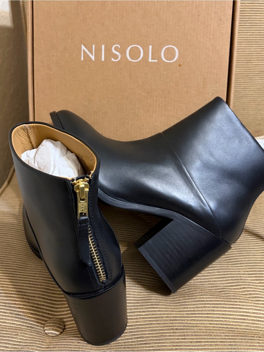 NWT Nisolo Dari 2.0 Sustainable Leather Ankle Boots - Black/Black - Size 9